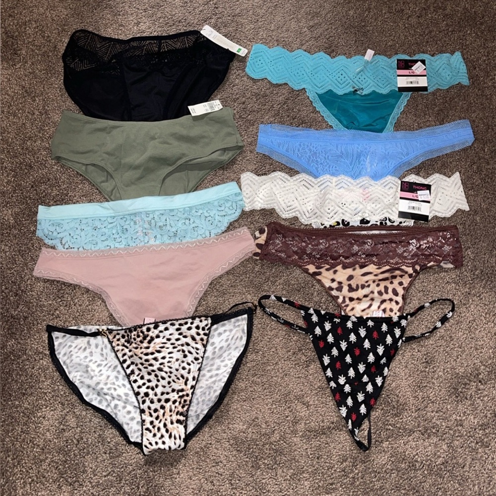 NWT - Assorted Women's Lace and Patterned Panties (medium and large)